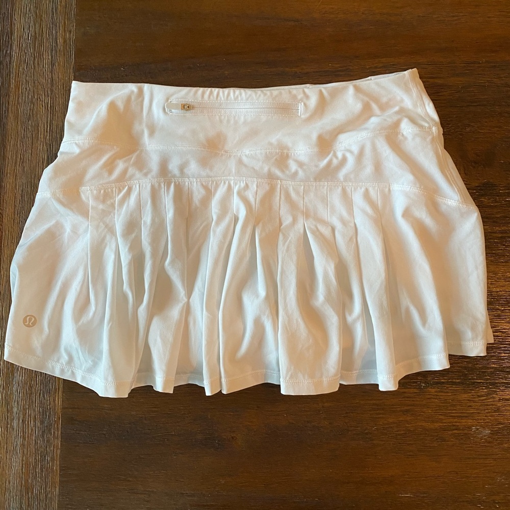 Lululemon White pleated skirt